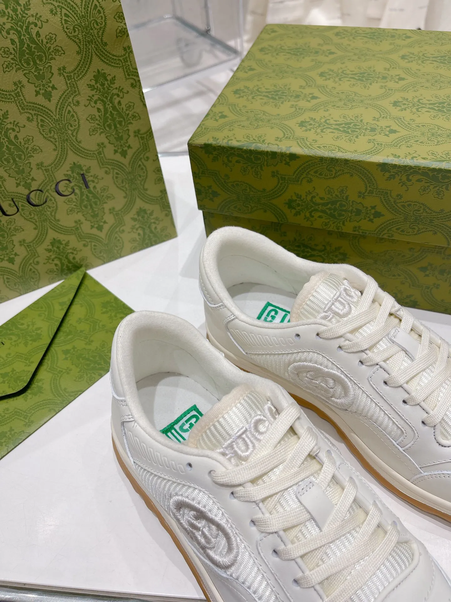 👟👟Ex-factory price 520👟👟 Women's Shoes Factory Gucci Gucci 2023 latest hot model MAC80 sports shoes couple style casual retro distressed dirty shoes small dirty shoes white shoes original purchase development production Gucci MAC80 new hot model series The exquisite and compact interlocking double G logo romantically interprets the aesthetic concept of this series. Made of off-white leather, retro inspiration is cleverly integrated into the design of sports shoes, reinterpreting the brand logo. Fabric: Original custom imported first-layer cowhide. Lining: Original custom imported breathable mesh lining. Outsole: Original molded two-color T👟👟factory price U outsole. Bottom thickness: 3CM. Size: Women's 35-40 / Men's 39-45 (44.45 non-refundable)